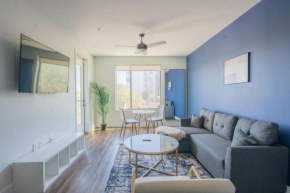Cozy 1BD - Pool, Gym, Parking, W-D - Sleeps 4